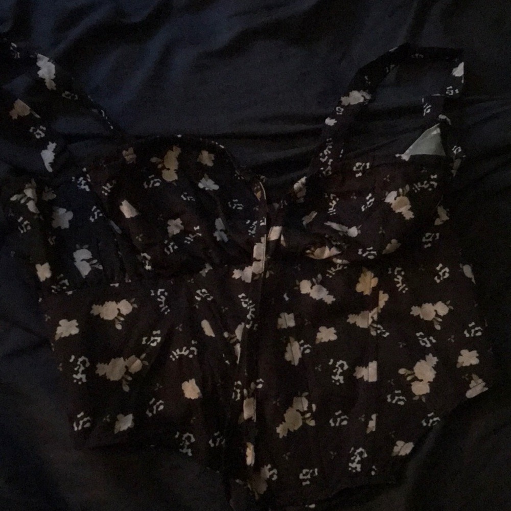 Cute little corset never worn